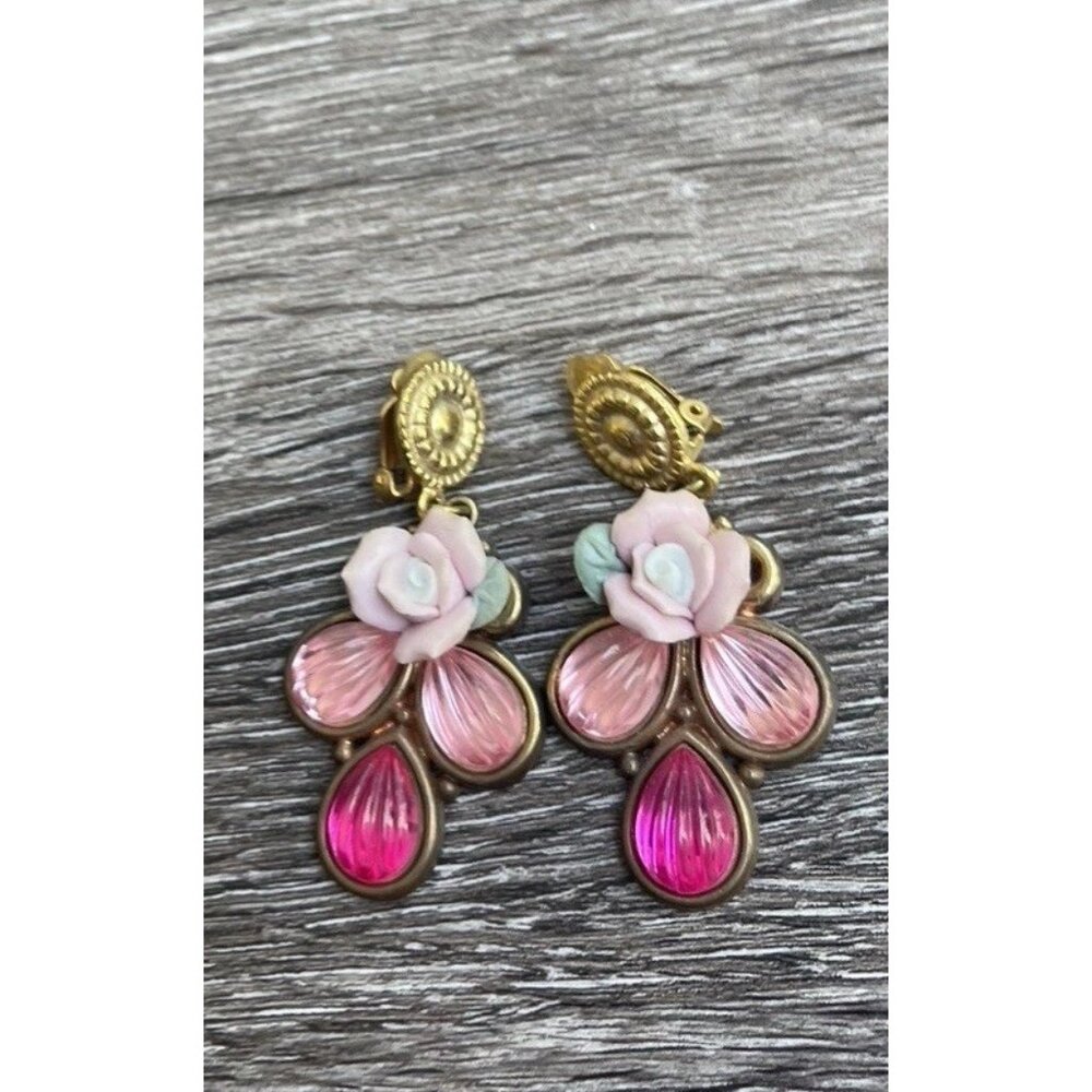 Vintage Gold Tone Pink Dangle Porcelain Flower Earrings Women’s Clip On 1950s